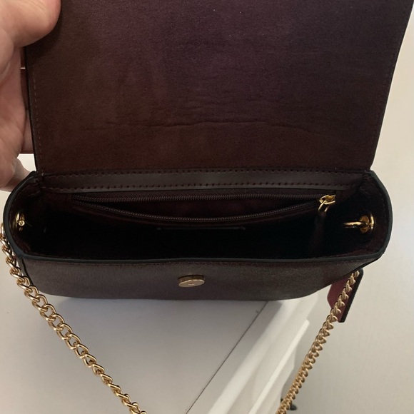 Cute butterfly with some gems - Picture 2 of 4